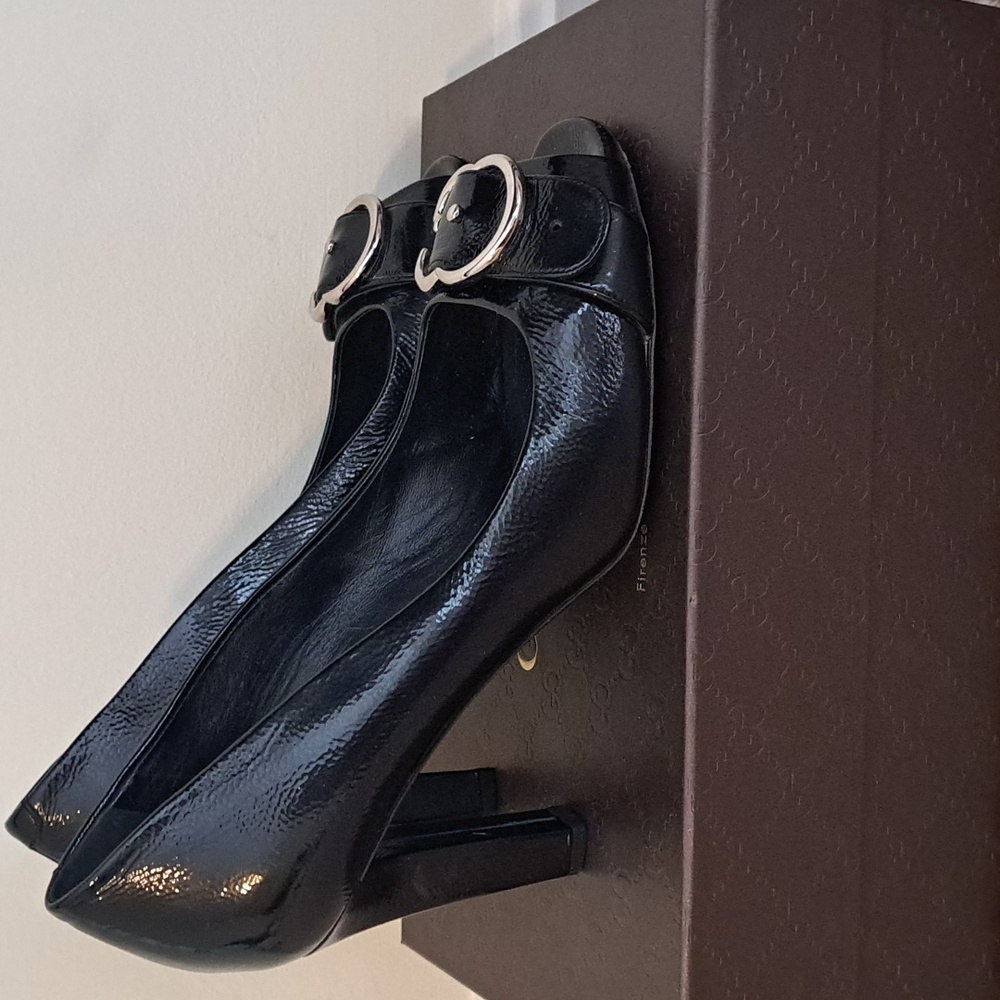 Gucci Sachalin patent leather peep toe heels black silver